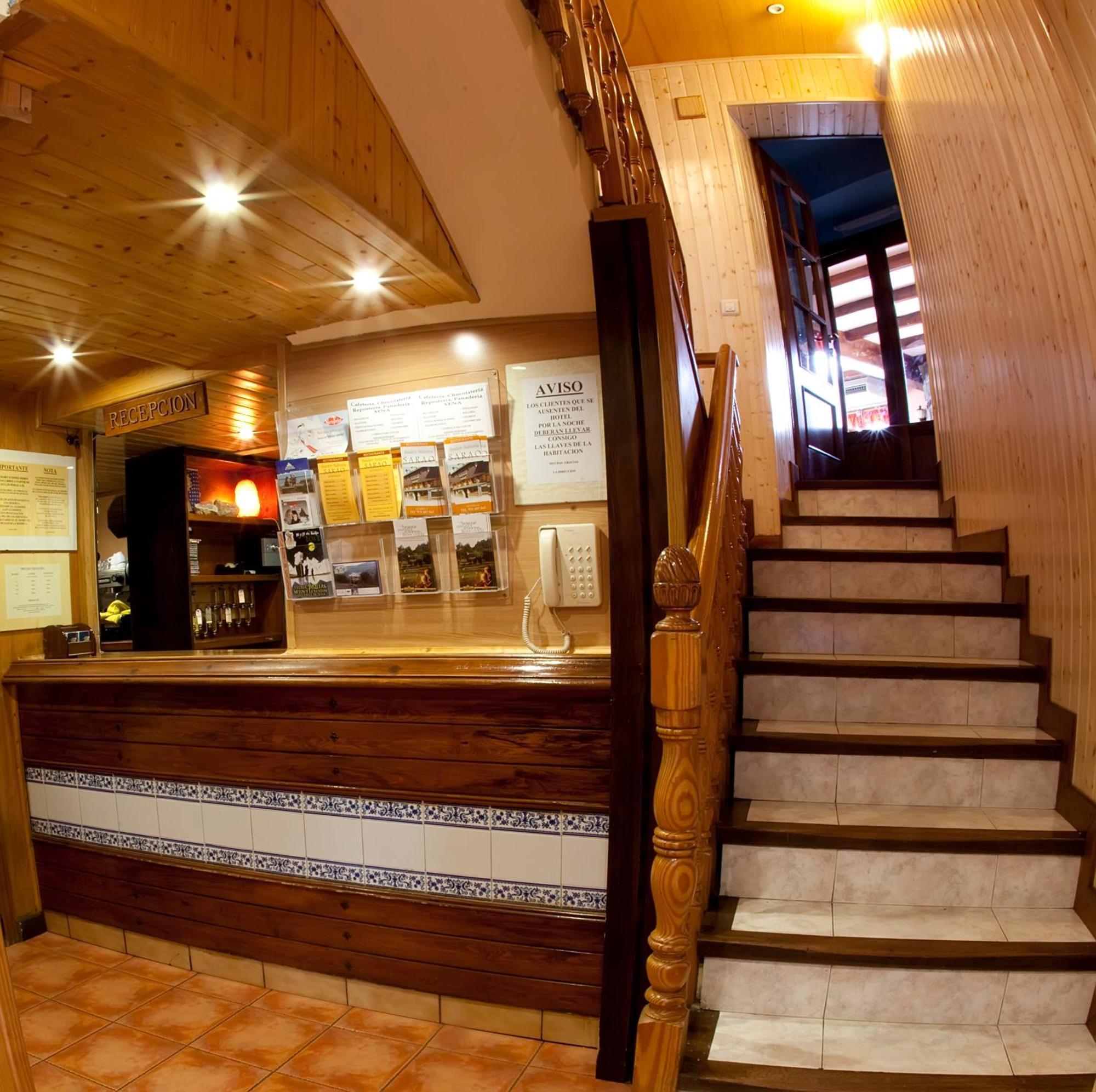 Hotel Sarao Escarrilla Buitenkant foto