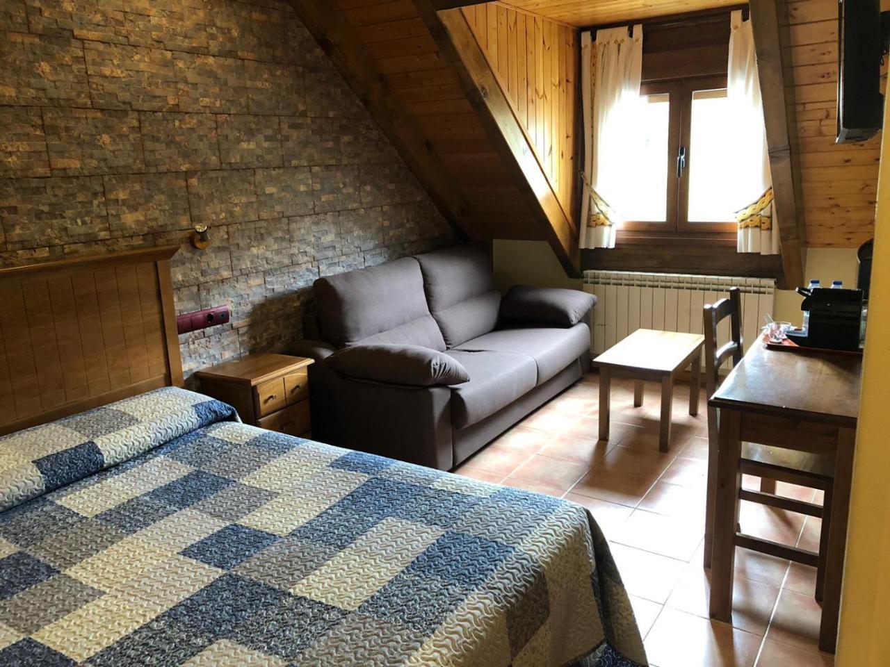 Hotel Sarao Escarrilla Buitenkant foto