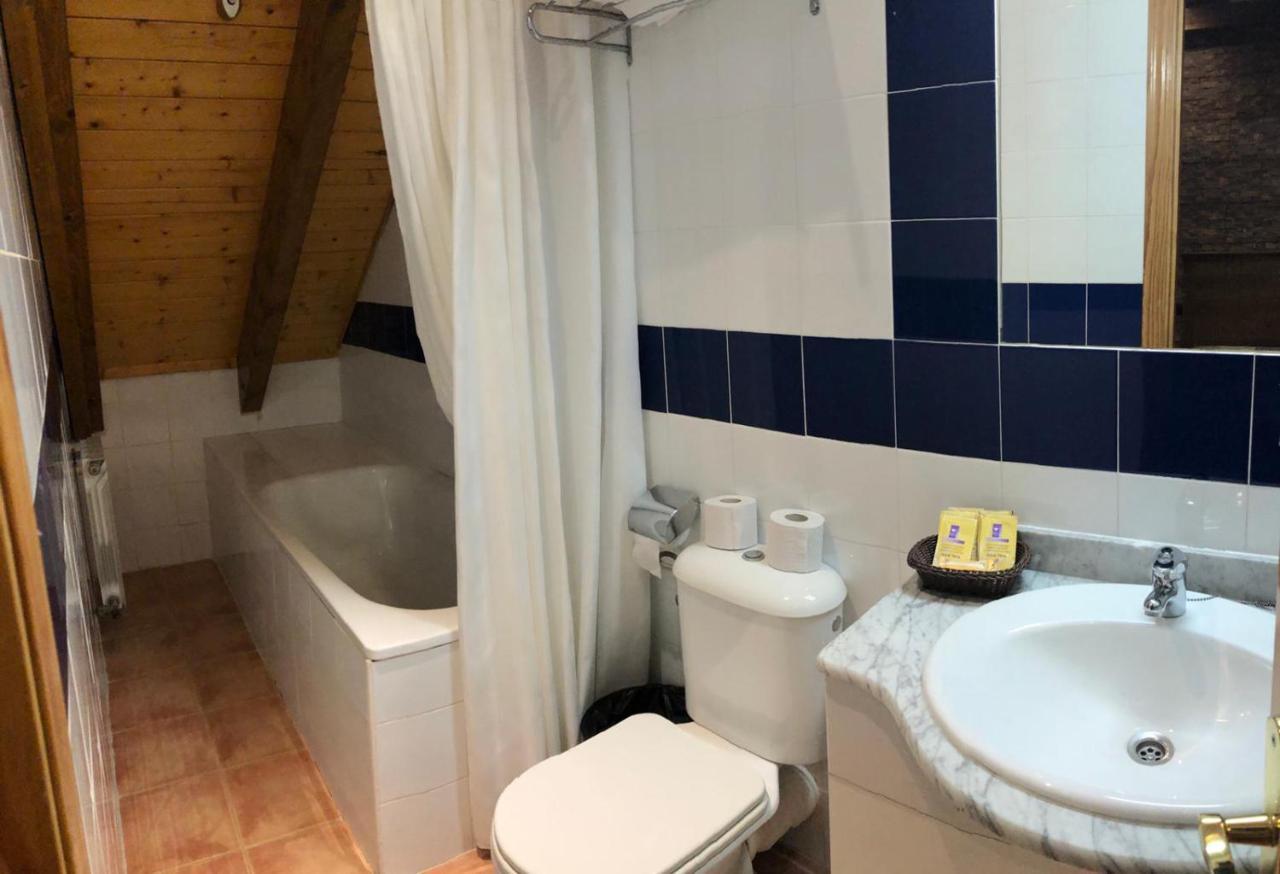Hotel Sarao Escarrilla Buitenkant foto